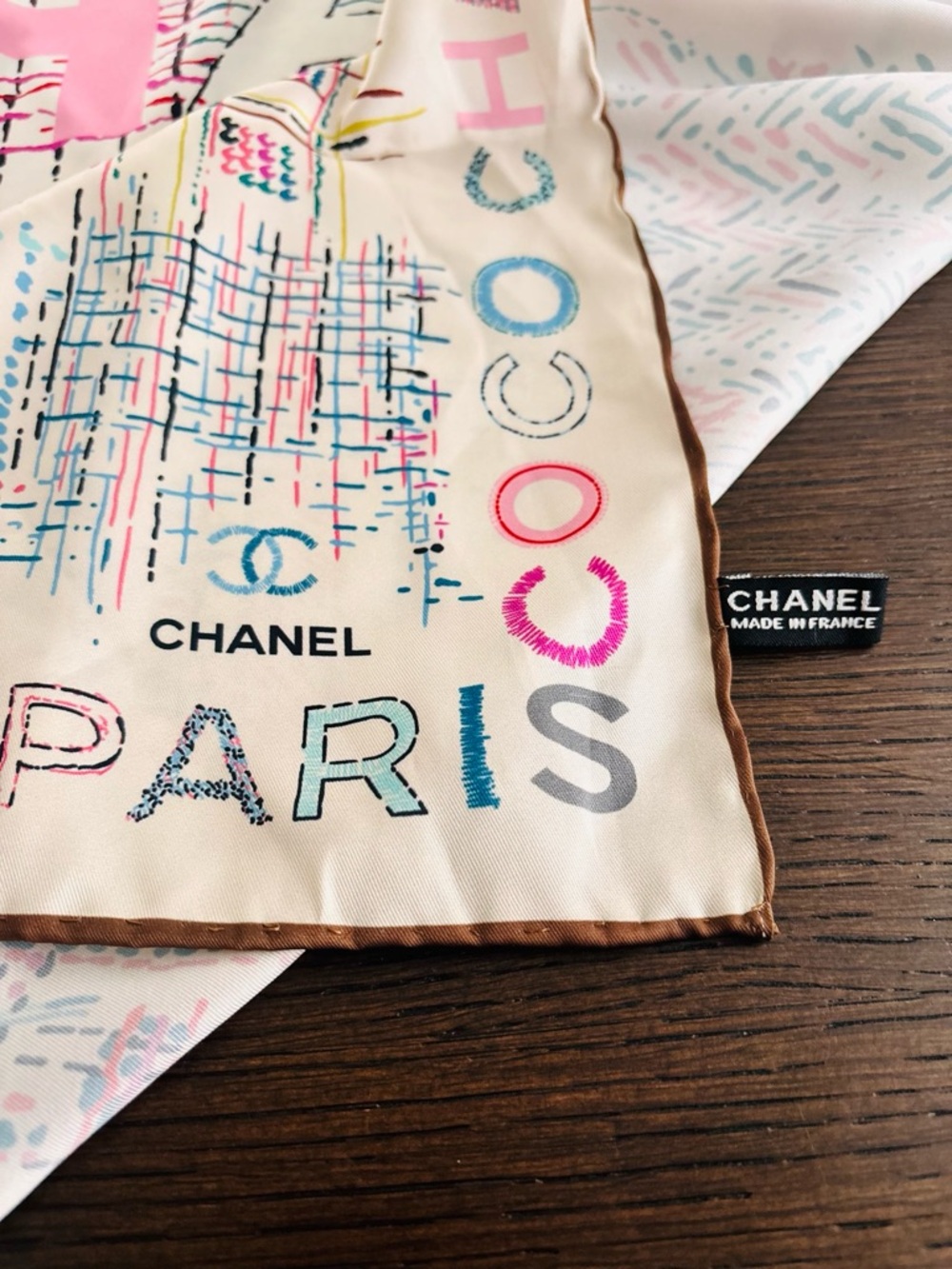 Authentic Vintage Chanel Paris 100% Silk Scarf Made In France - Picture 8 of 9